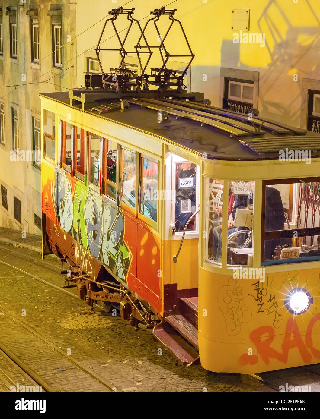 Funicluar Funicular railway cable car down hi-res stock photography and images ...