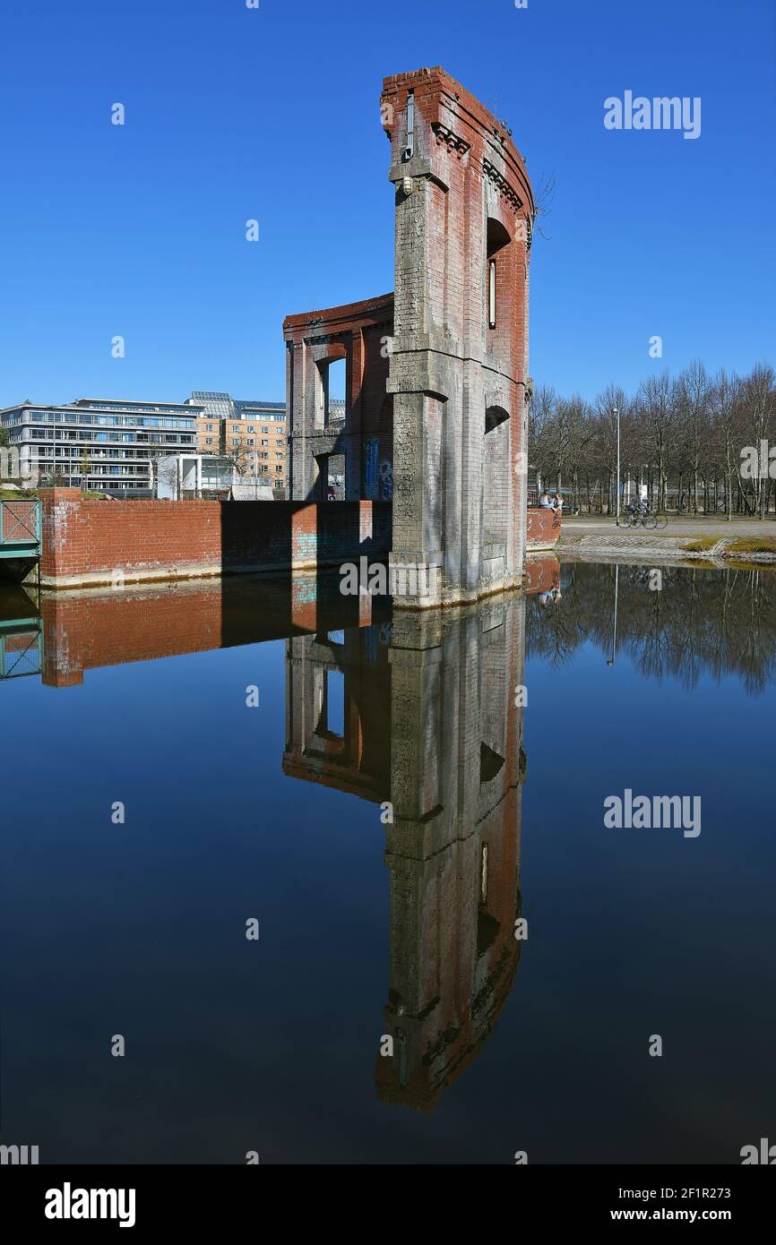 Reflection in the Saarbrücken Bürgerpark in spring Stock Photo