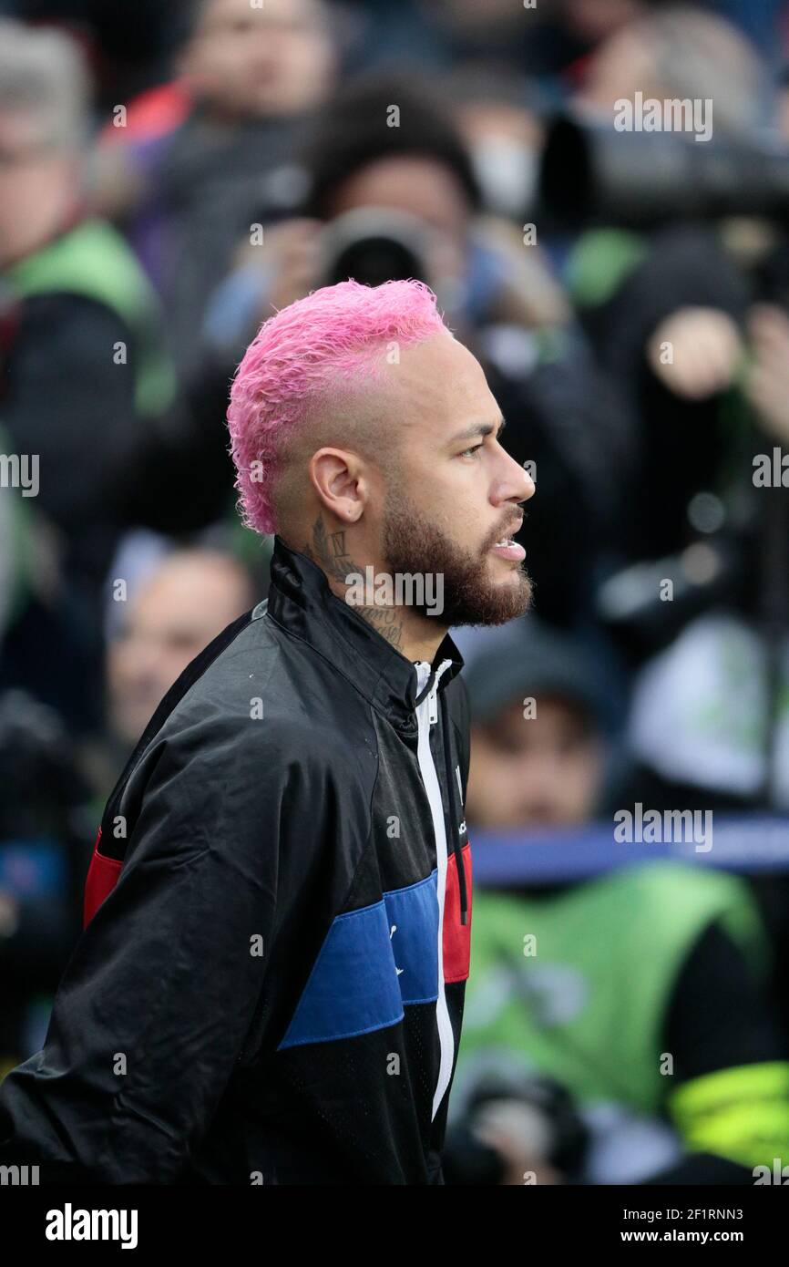 NEYMAR DA SILVA SANTOS JUNIOR - NEYMAR JR (PSG) with pink hair and  Basketball jersey to tribute to death Kobe Bryan (24) during the French  championship L1 football match between Paris Saint-Germain