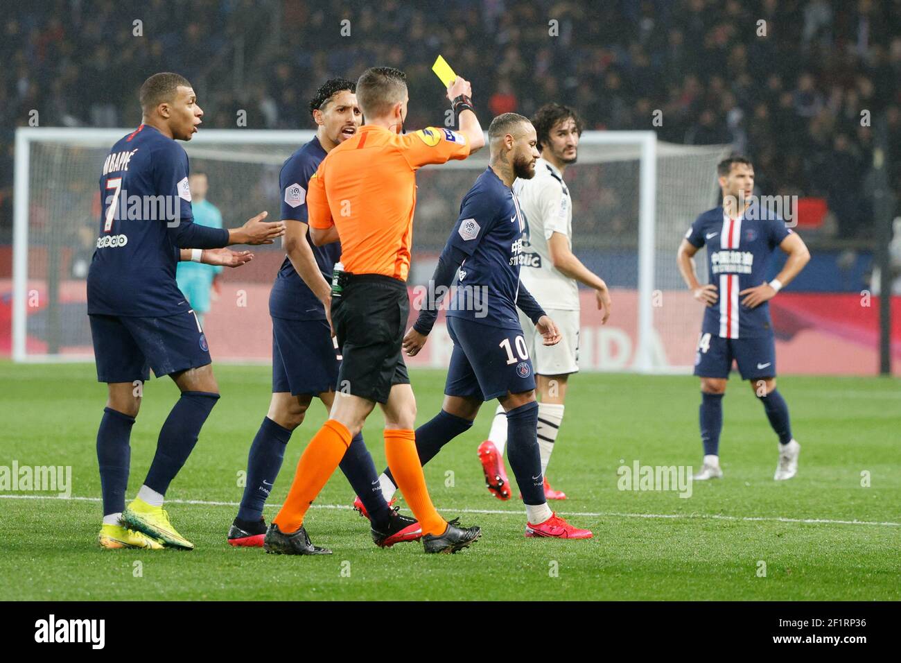 Card Referee Yellow High Resolution Stock Photography And Images Page 28 Alamy