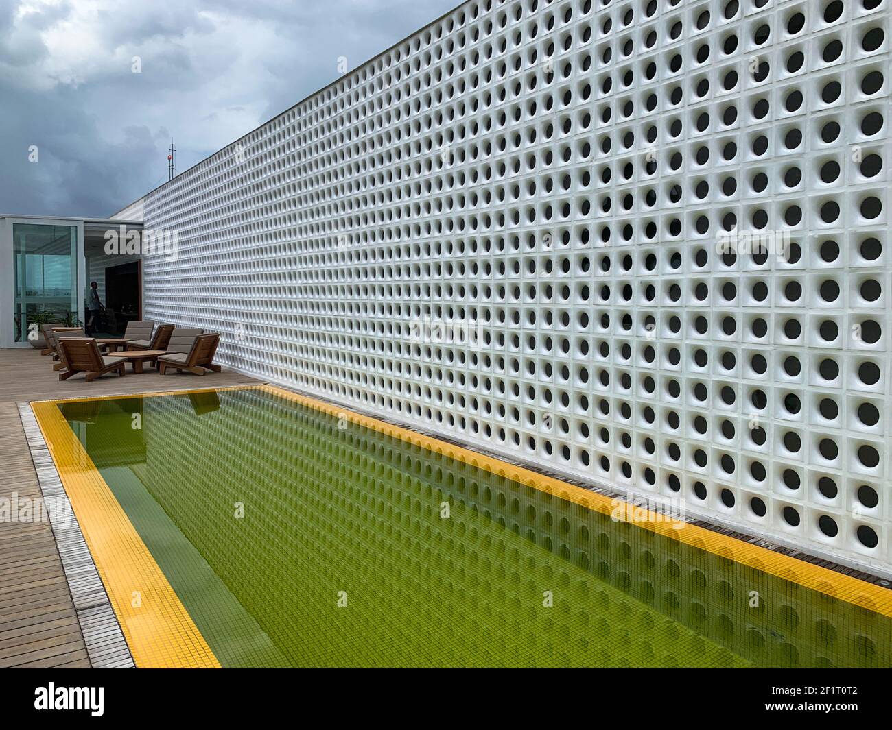 Swimming pool terrace at B Hotel in Brasilia, Design by the urbanist Lucio Costa with Oscar Niemeyer Stock Photo