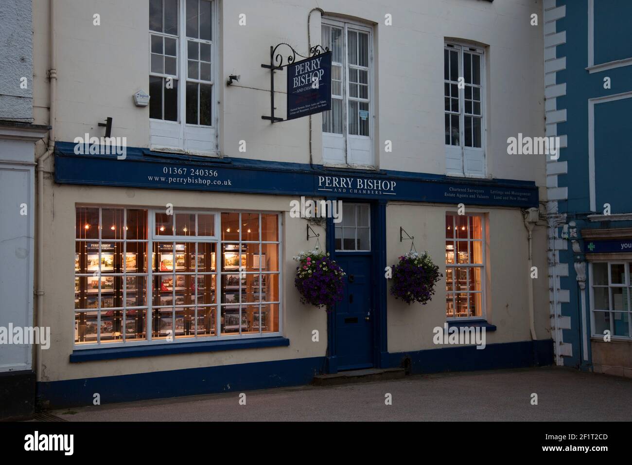 Perry & Chambers Estate Agent, Faringdon, on a late summer
