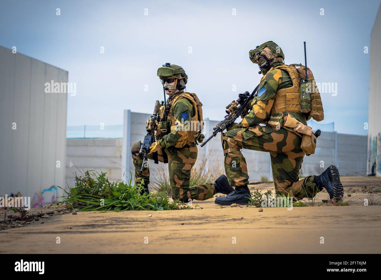 Special forces soldiers hi-res stock photography and images - Alamy