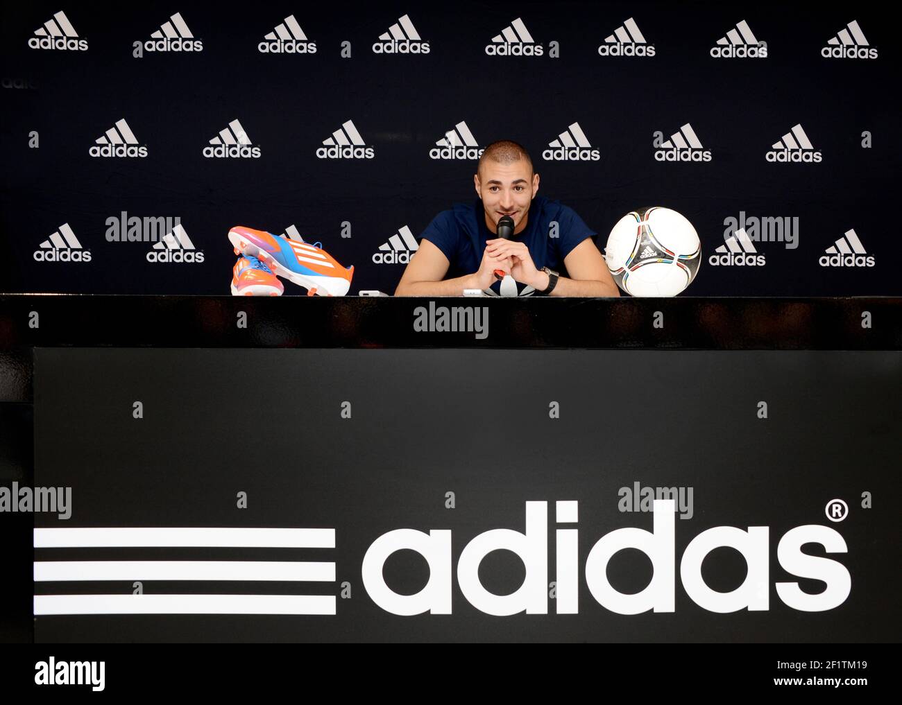 FOOTBALL - KARIM BENZEMA PRESS CONFERENCE AND ADIDAS CONTRACT SIGNATURE -  ADIDAS STORE CHAMPS ELYSEE - PARIS - 22/05/2012 - PHOTO PHILIPPE MILLEREAU  / KMSP / DPPI Stock Photo - Alamy