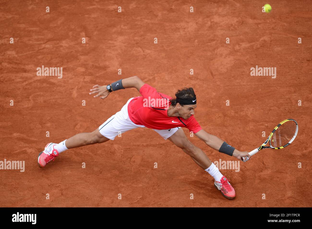 TENNIS - GRAND SLAM - ROLAND GARROS 2012 - PARIS (FRA) - DAY 16 - FINAL MEN  - 11/06/2012 - PHOTO : PHILIPPE MILLEREAU / KMSP / DPPI - RAFAEL NADAL  (ESP) / WINNER VS NOVAK DJOKOVIC (SER Stock Photo - Alamy