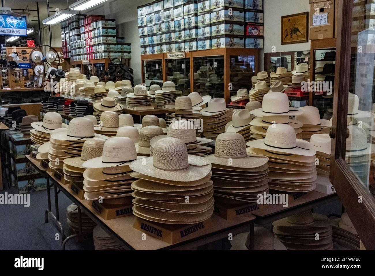 'Man's Hat Shop' Central Avenue (Rt.66) Albuquerque, New Mexico Stock Photo