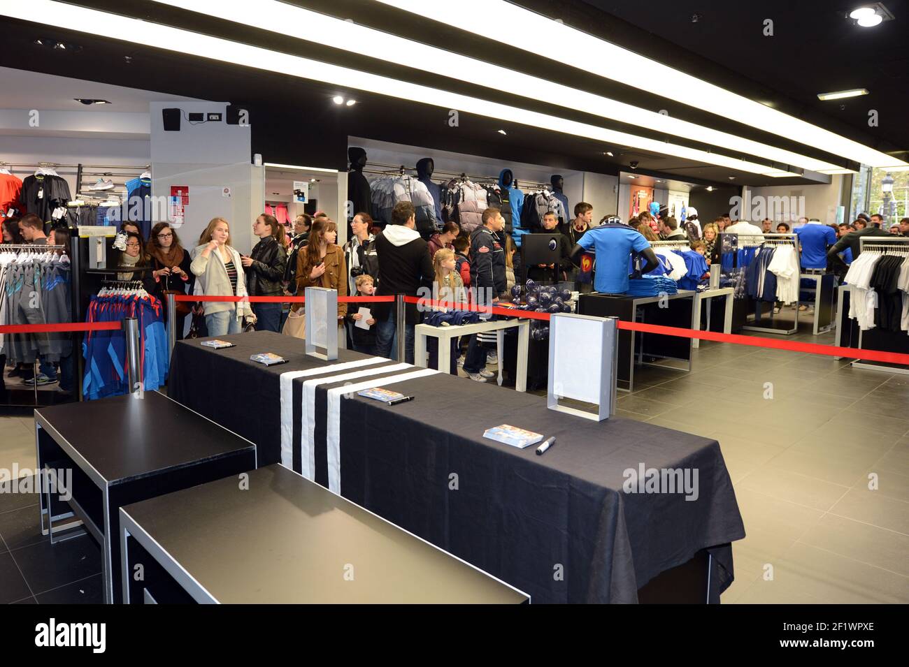 RUGBY - MISCS - FRANCE NEW JERSEY ADIDAS PRESENTATION - ADIDAS BRAND CENTER  PARIS CHAMPS ELYSEES ( FRANCE ) - 07/11/2012 - PHOTO PHILIPPE MILLEREAU /  KMSP / DPPI - ILLUSTRATION Stock Photo - Alamy