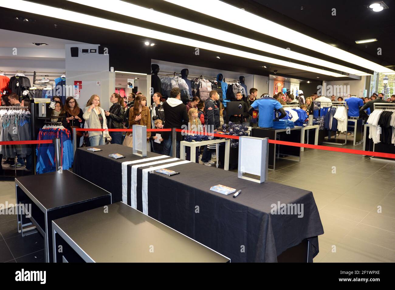 RUGBY - MISCS - FRANCE NEW JERSEY ADIDAS PRESENTATION - ADIDAS BRAND CENTER PARIS  CHAMPS ELYSEES ( FRANCE ) - 07/11/2012 - PHOTO PHILIPPE MILLEREAU / KMSP /  DPPI - ILLUSTRATION Stock Photo - Alamy