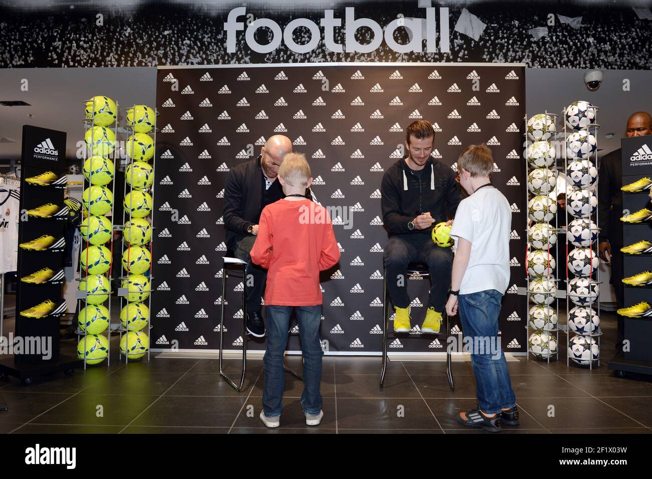 FOOTBALL - MISCS 2012/2013 - DAVID BECKHAM AND ZINEDINE ZIDANE IN ADIDAS  STORE OF PARIS - 28/02/2013 - PHOTO PHILIPPE MILLEREAU / KMSP / DPPI Stock  Photo - Alamy