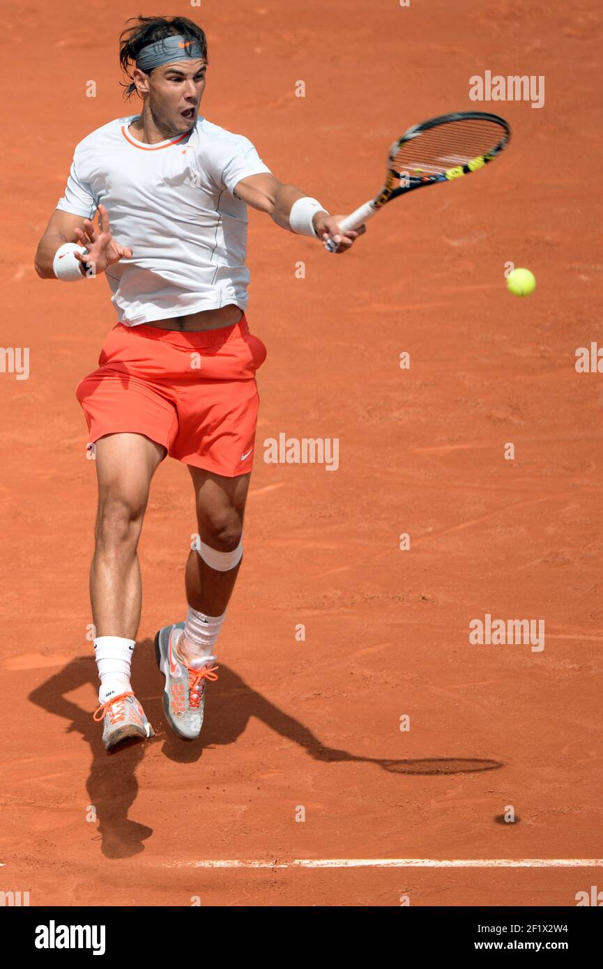 TENNIS - GRAND SLAM - ROLAND GARROS 2013 - PARIS (FRA) - DAY 2 - 27/05/2013  - PHOTO PHILIPPE MILLEREAU / KMSP / DPPI - RAFAEL NADAL Stock Photo - Alamy