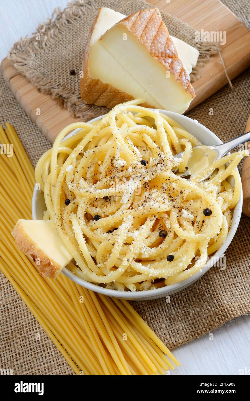 Bucatini pecorino cheese Stock Photo Alamy