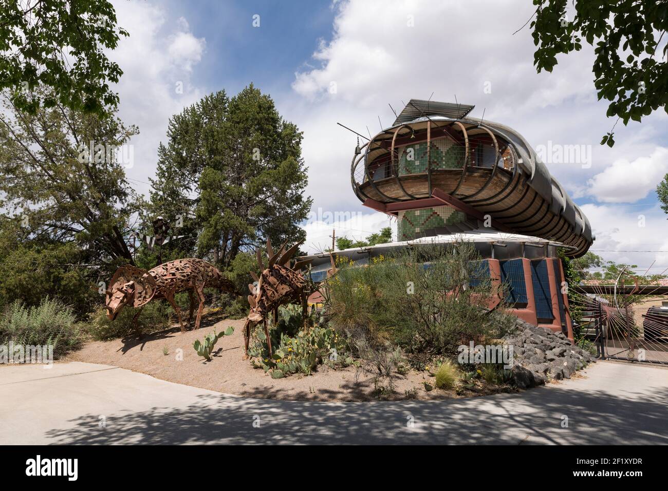 Spaceship house hi-res stock photography and images - Alamy Spaceship house hi-res stock photography and images - Alamy