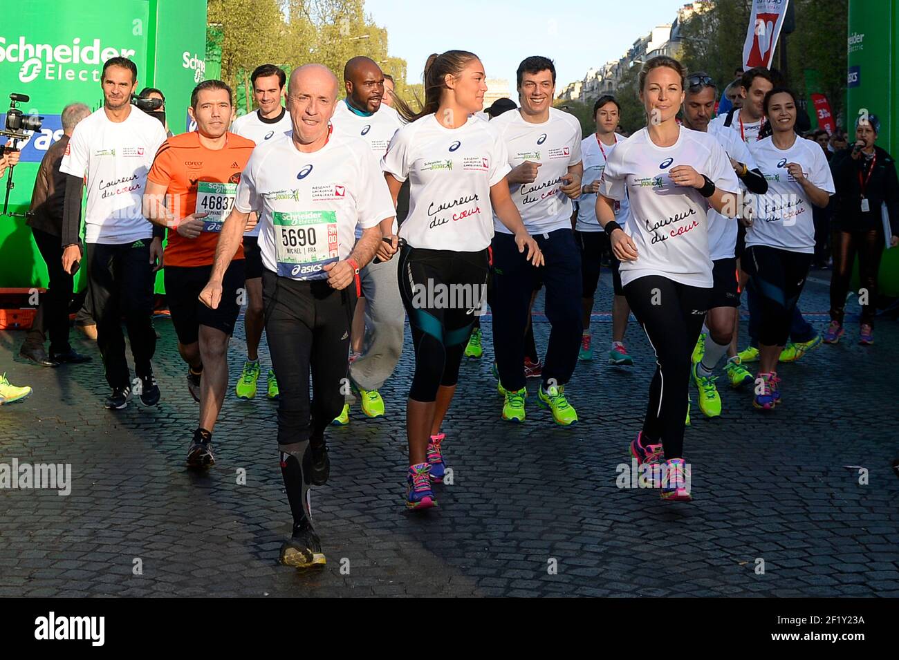 Paris marathon france hi-res stock photography and images - Page 11 - Alamy