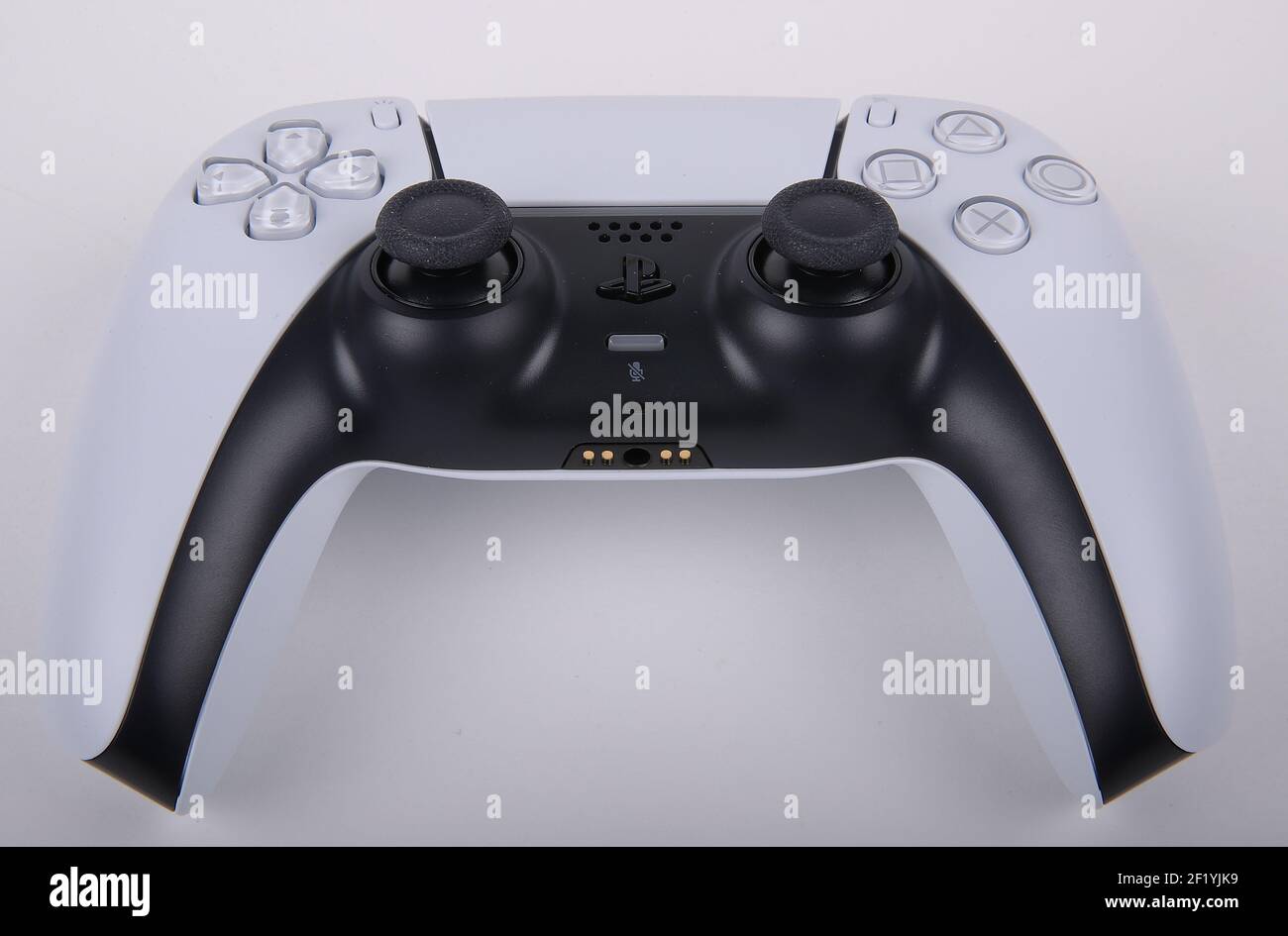 Playstation 5 hi-res stock photography and images - Page 7 - Alamy