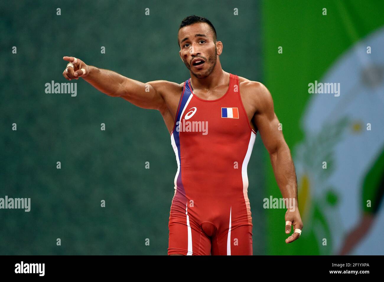 Xizmatkor ayol egasining qolini soradi