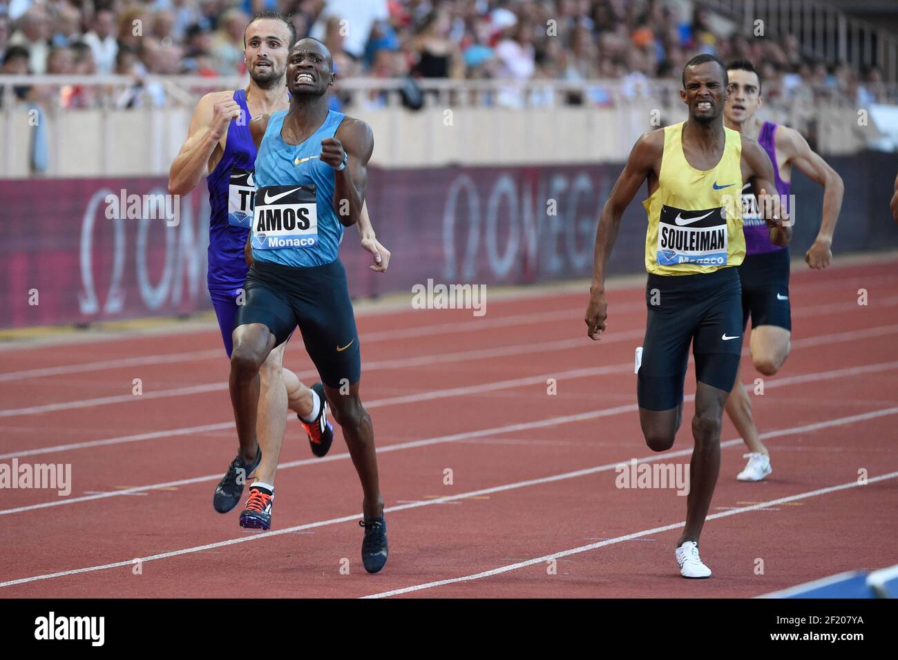 Amel Tuka Of Bosnia 1st Left Competes And Wins Nijel Amos Of 