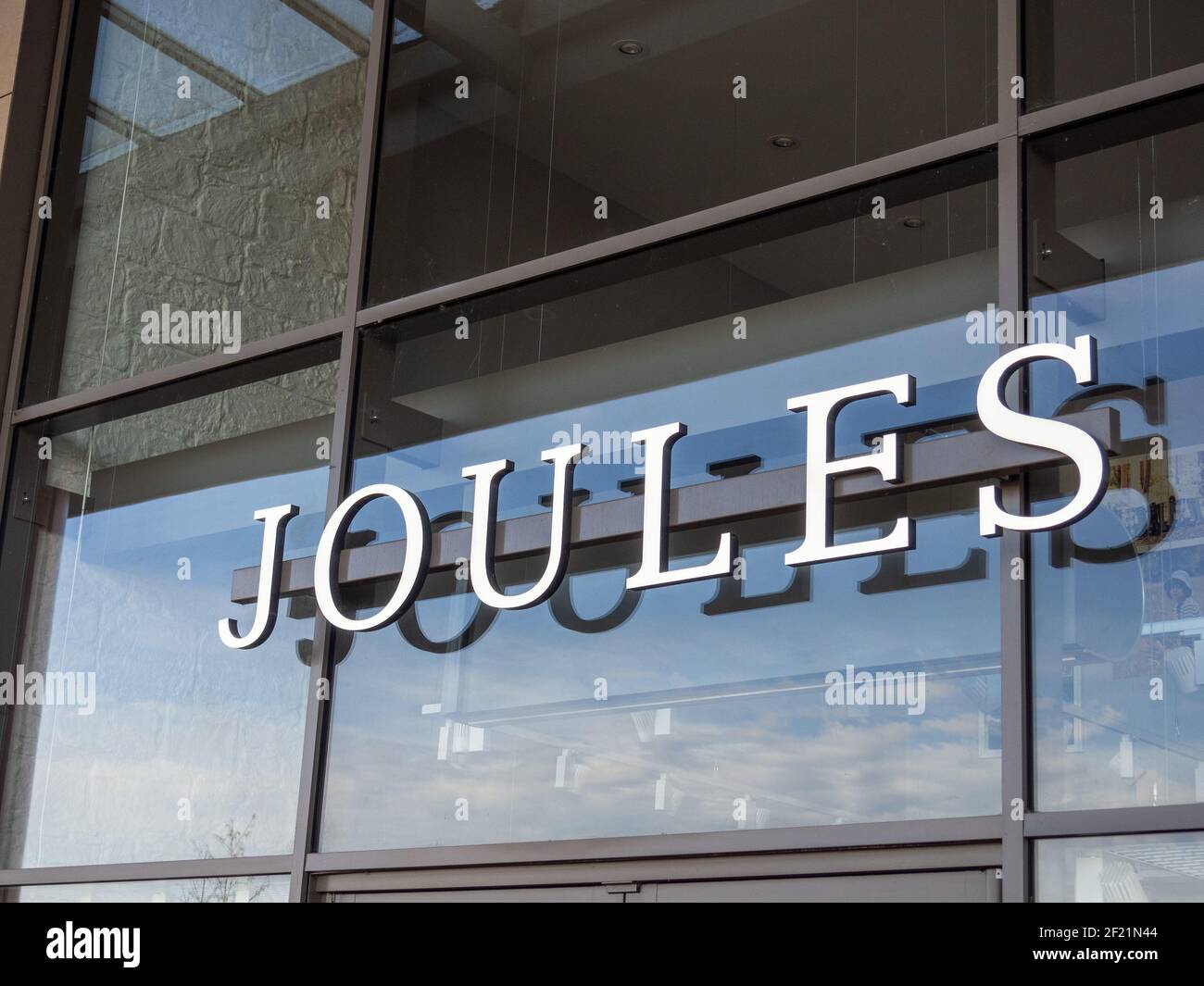 Joules store front and sign, Rushden Lakes Shopping Centre ...