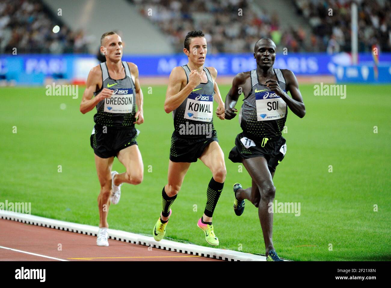 France's Yoann Kowal competes in Men's 3000m during the Meeting de Paris  2016, at Stade de France, Saint Denis, France, on August 27, 2016 - Photo  Jean-Marie Hervio / KMSP / DPPI Stock Photo - Alamy