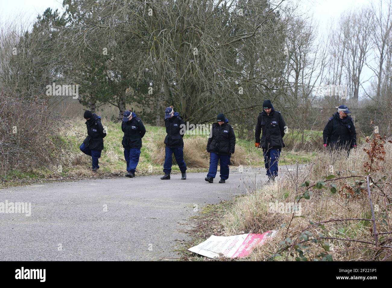 Officers from the Metropolitan Police conduct a search at Great Chart Golf and Leisure near Ashford, Kent. A serving Metropolitan Police officer has been arrested in Deal, Kent, in connection with the disappearance of Sarah Everard who has been missing for a week. The 33-year-old disappeared on Wednesday March 3 after leaving a friend's house in Clapham, south London, and began walking to her home in Brixton. Picture date: Wednesday March 10, 2021. Stock Photo