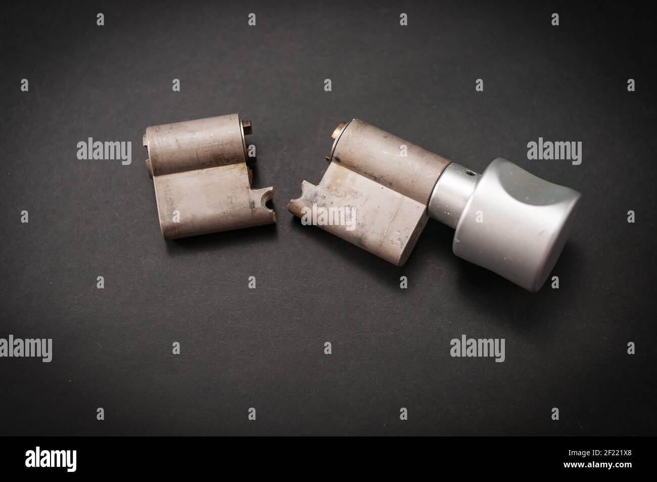 Lock cylinder with knob broken in the middle. Cylinder was pulled