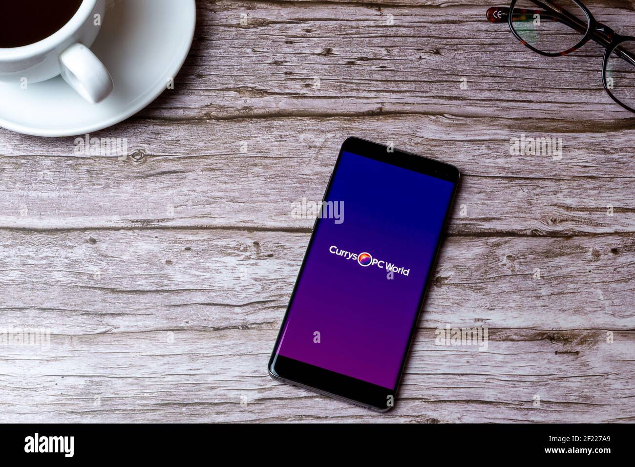Currys pc world app hires stock photography and images Alamy