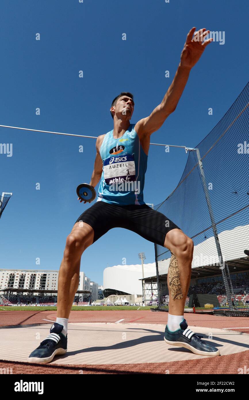 Page 7 - Decathlon France High Resolution Stock Photography and Images -  Alamy