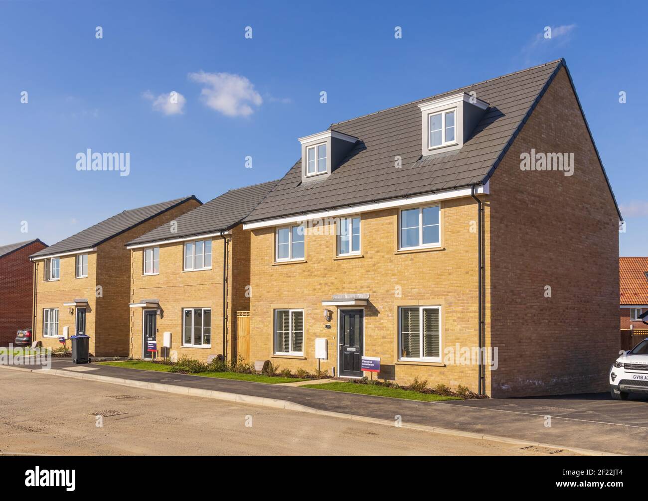 New build homes in the new Stortford Fields housing development in Bishop's Stortford, Hertfordshire. UK Stock Photo
