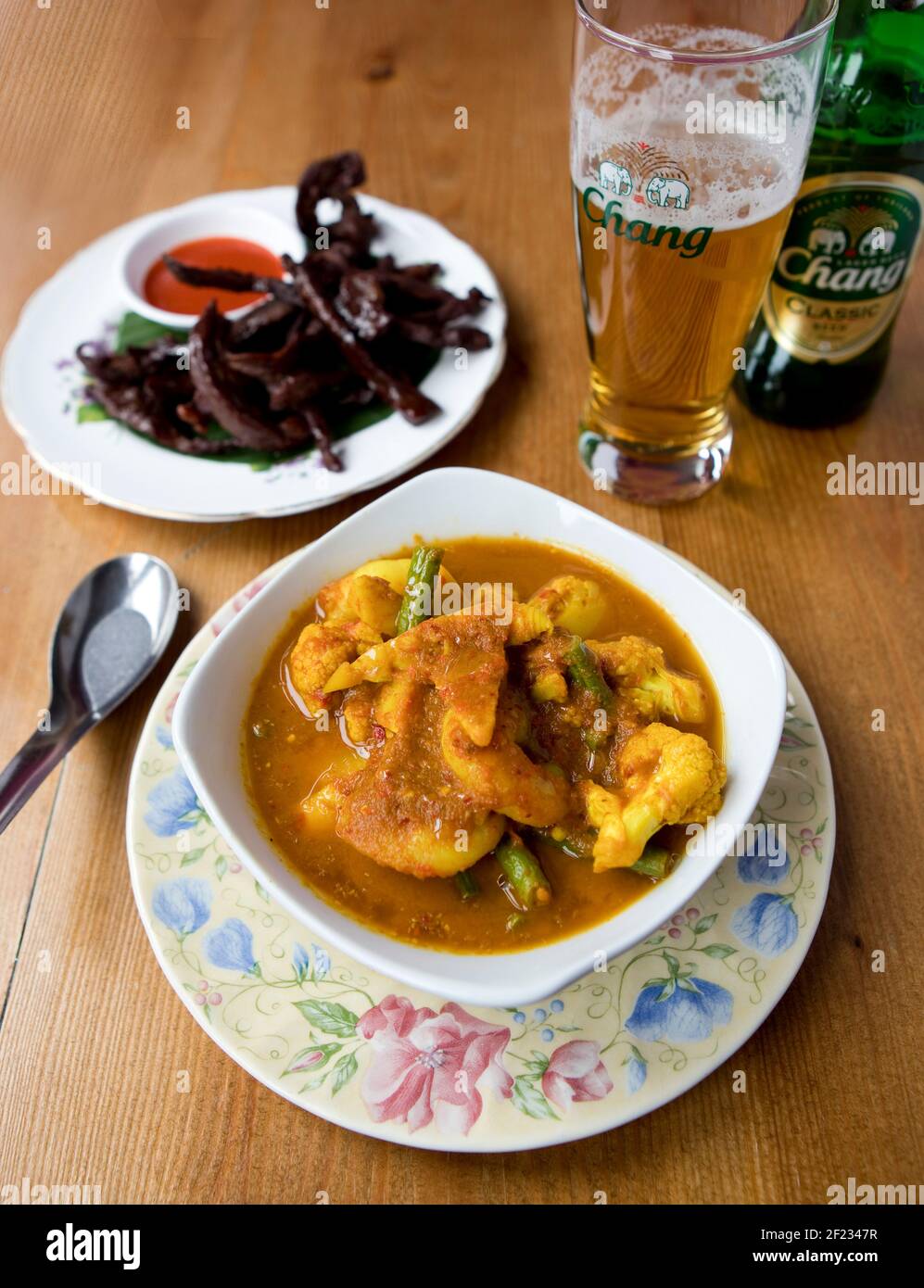 101 Thai Kitchen Pic Shows: Sour Prawn Curry with Salted Beef Side Stock Photo