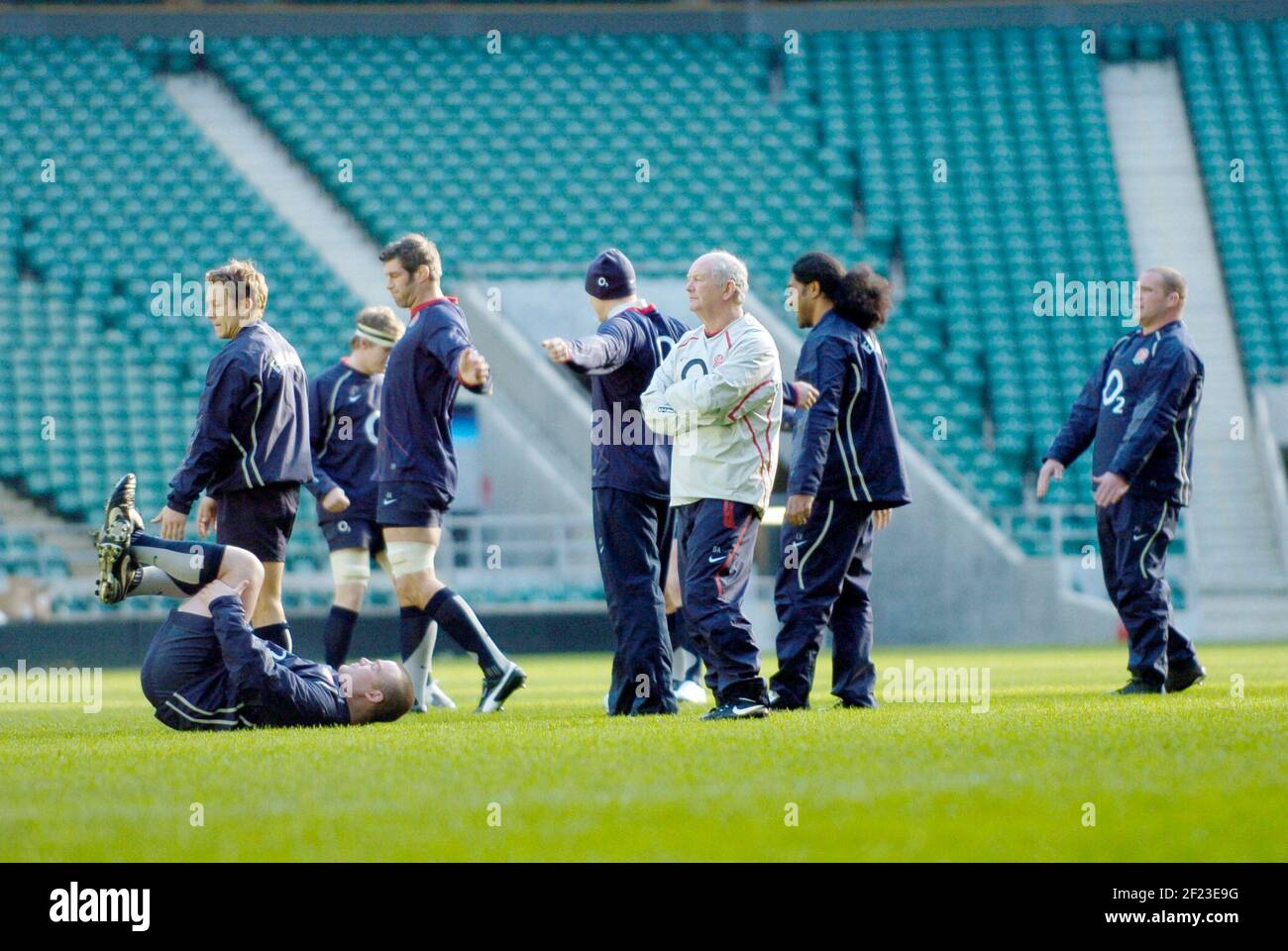 ENGLAND TRAINING AT TWICKENHAM FOR THERE SIX NATIONS MATCH WALES.  HEAD COACH BRIAN ASHTON. 1/2/2008 PICTURE DAVID ASHDOWN Stock Photo