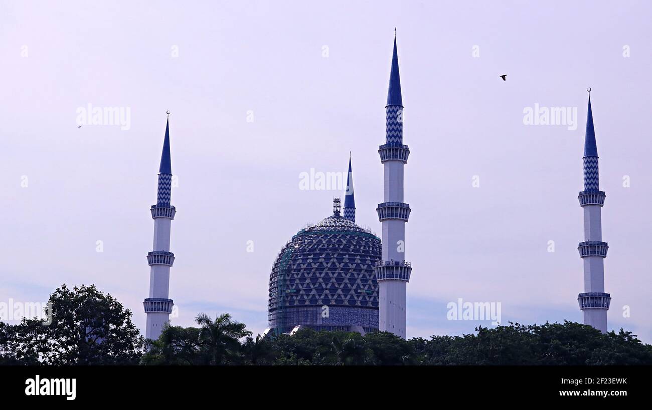 Blue Mosque Dome Under Renovation The Sultan Salahuddin Abdul Aziz