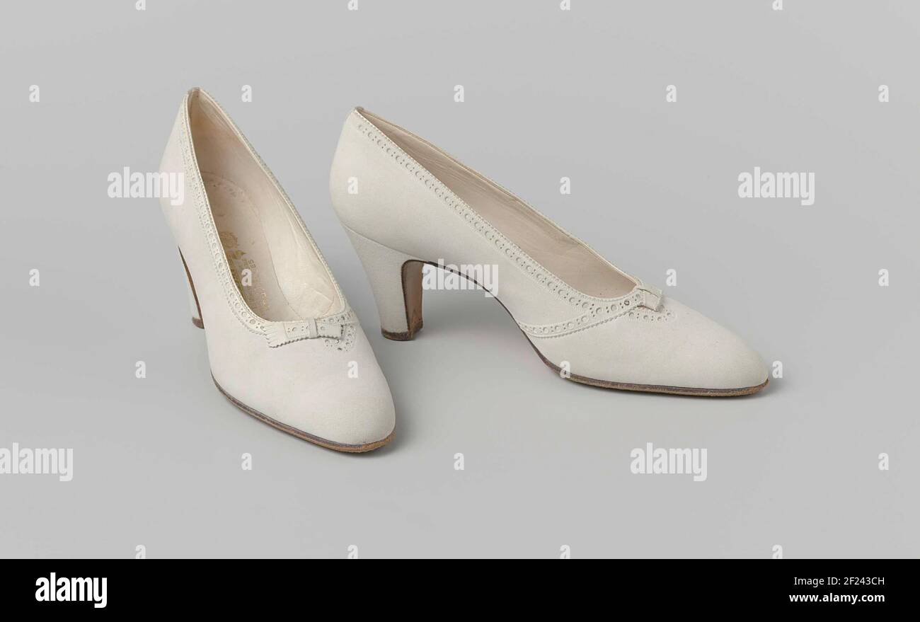 plain white pumps