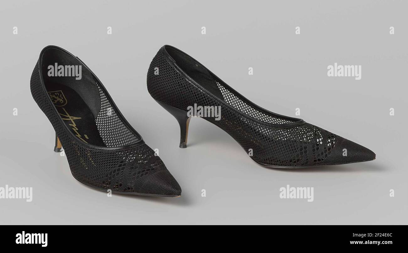 Sharp clearance point heels