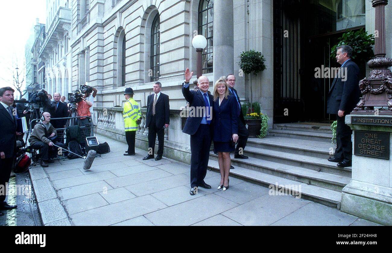 William Hague General Election May 2001arrives at the Institue of civil engineers in London to launch  the Conservative party manifesto with his wife Ffion Stock Photo