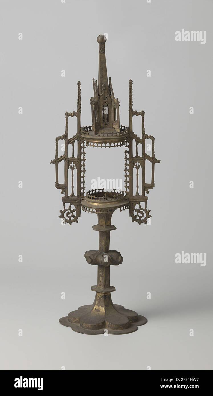 het is nutteloos armoede vreugde Monstrans uit de R.K. kerk te Vessem, Noord-Brabant.The object consists of  the following parts: the base, which transmits into the lower half of the  strain, the nodus, the upper half of the