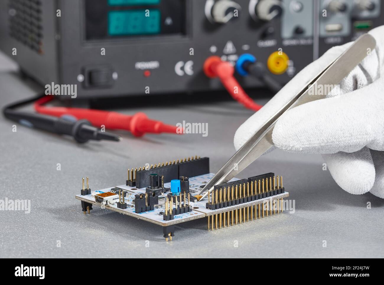 Bench multimeter hi-res stock photography and images - Alamy