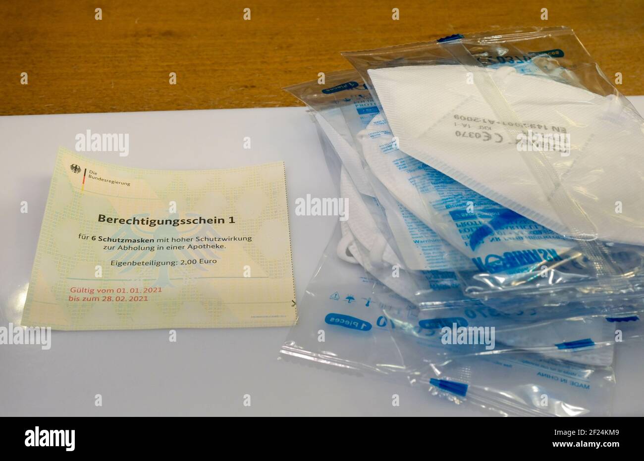 GERMANY, Hamburg, corona pandemic, dispensary, drug store, distribution of free masks for old people with entitlement certificate by german government Stock Photo