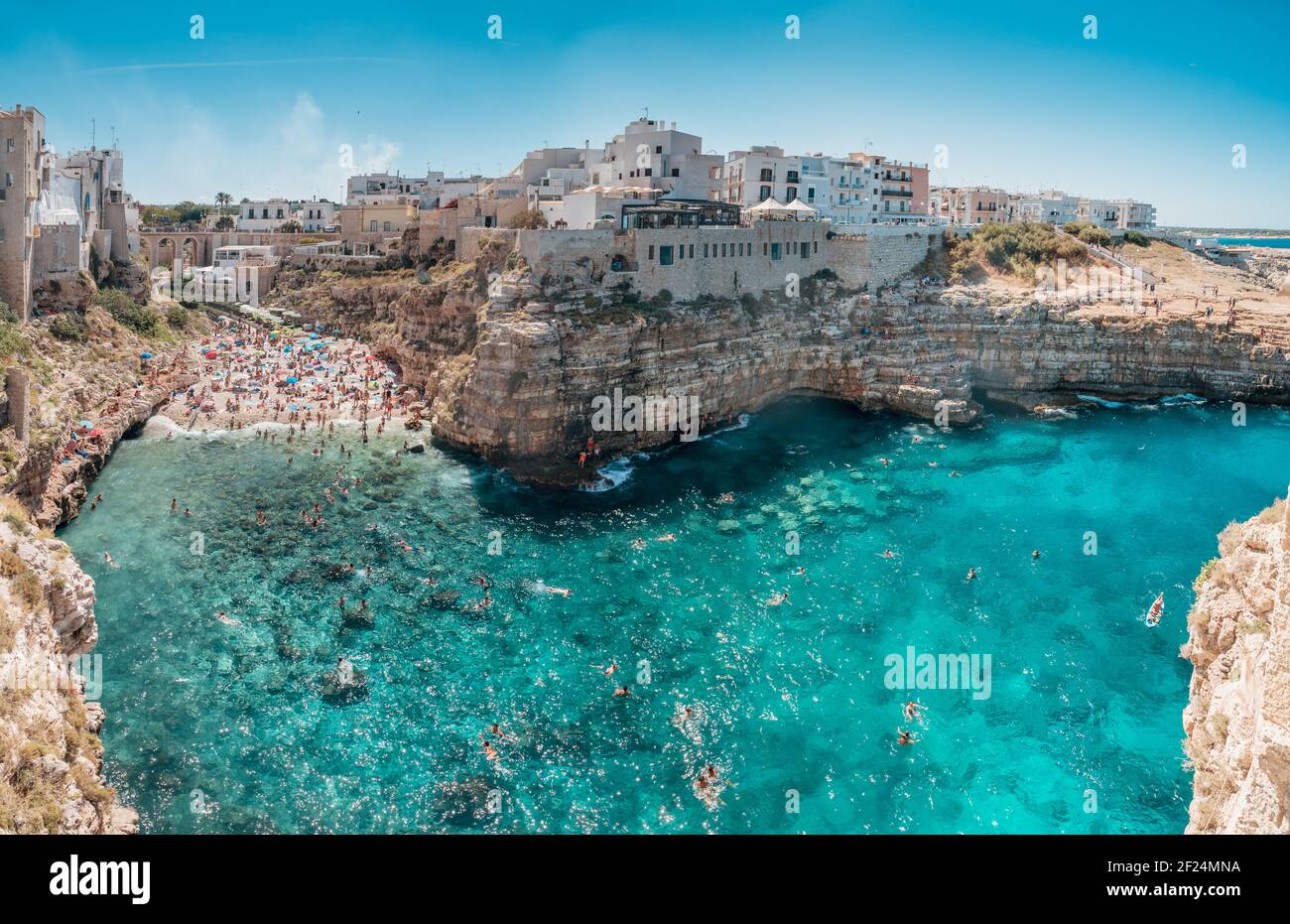Strand in polignano a mare hi-res stock photography and images - Alamy