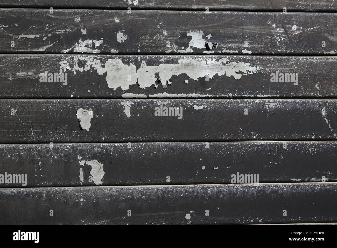 Flaking metal hi-res stock photography and images - Alamy