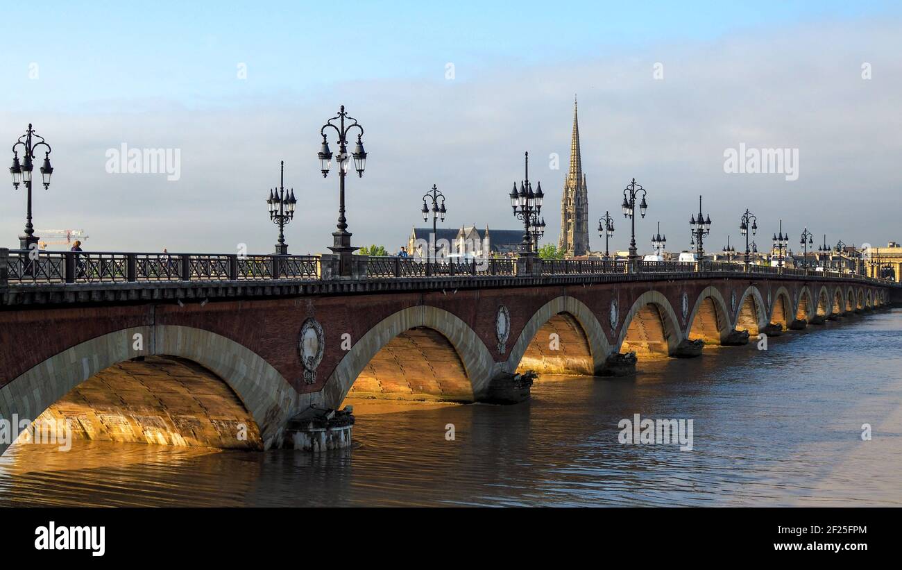 The Pont de Pierre Spanning the River Garonne in Bordeaux Stock Photo