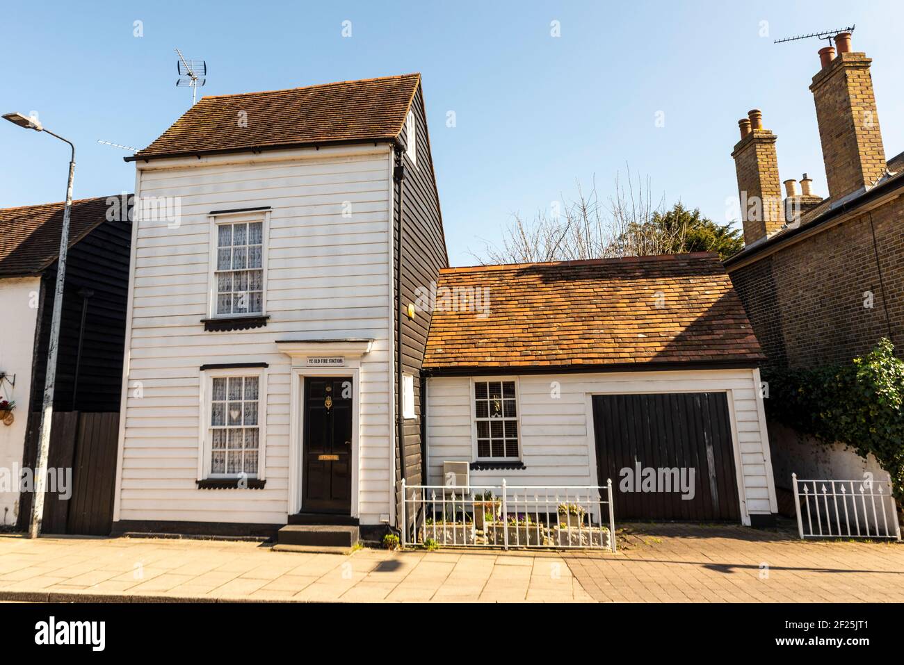 Ye Old Fire Station in North Road, Rochford, Essex, UK. C18 with later alterations. Timber framed and weatherboarded. Grade II listed building Stock Photo