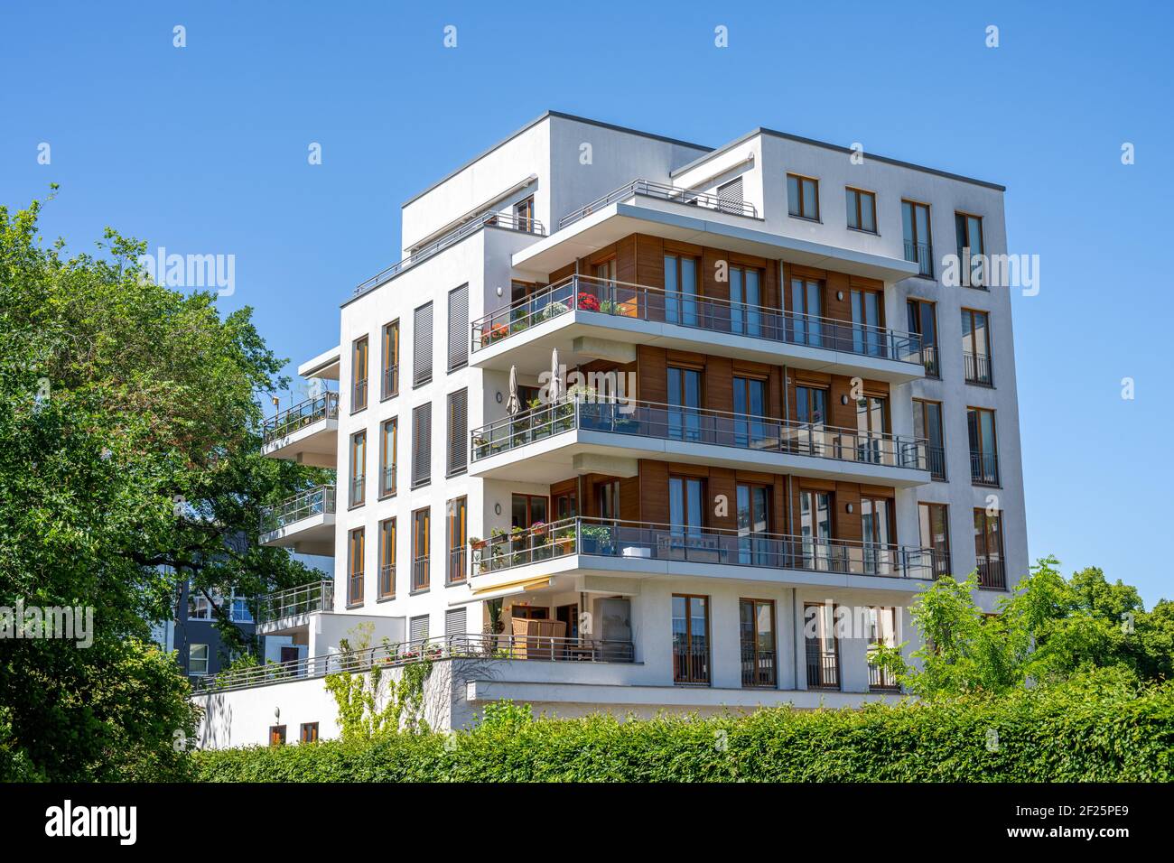 Modern multifamily apartment house in Berlin, Germany Stock Photo Alamy