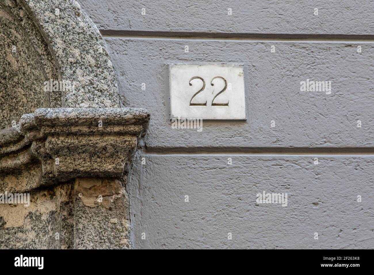 House number 22 sign hi-res stock photography and images - Alamy