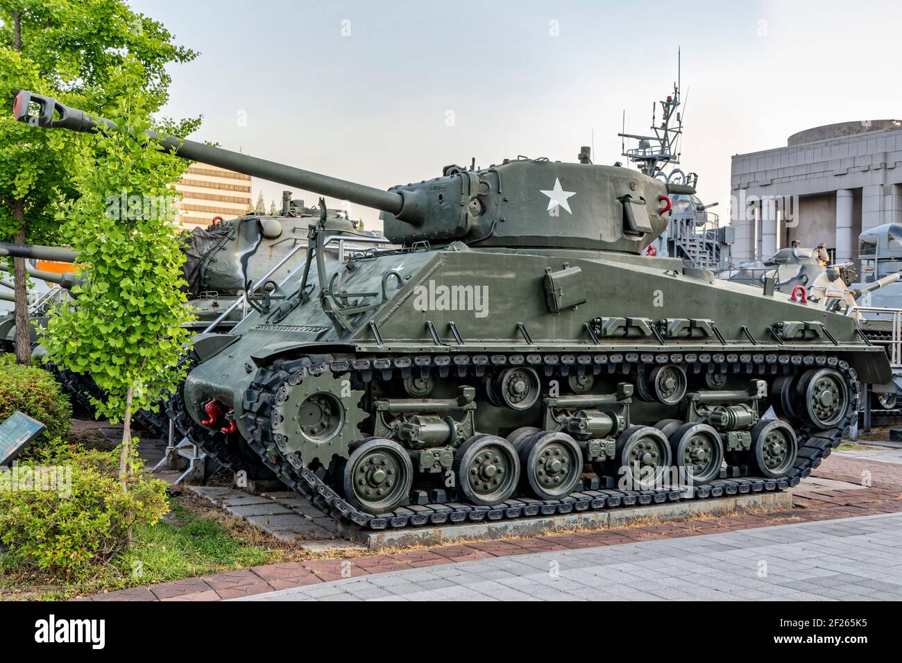 Seoul, South Korea. 27th May, 2017. M4A3E8 Sherman Tank at the War