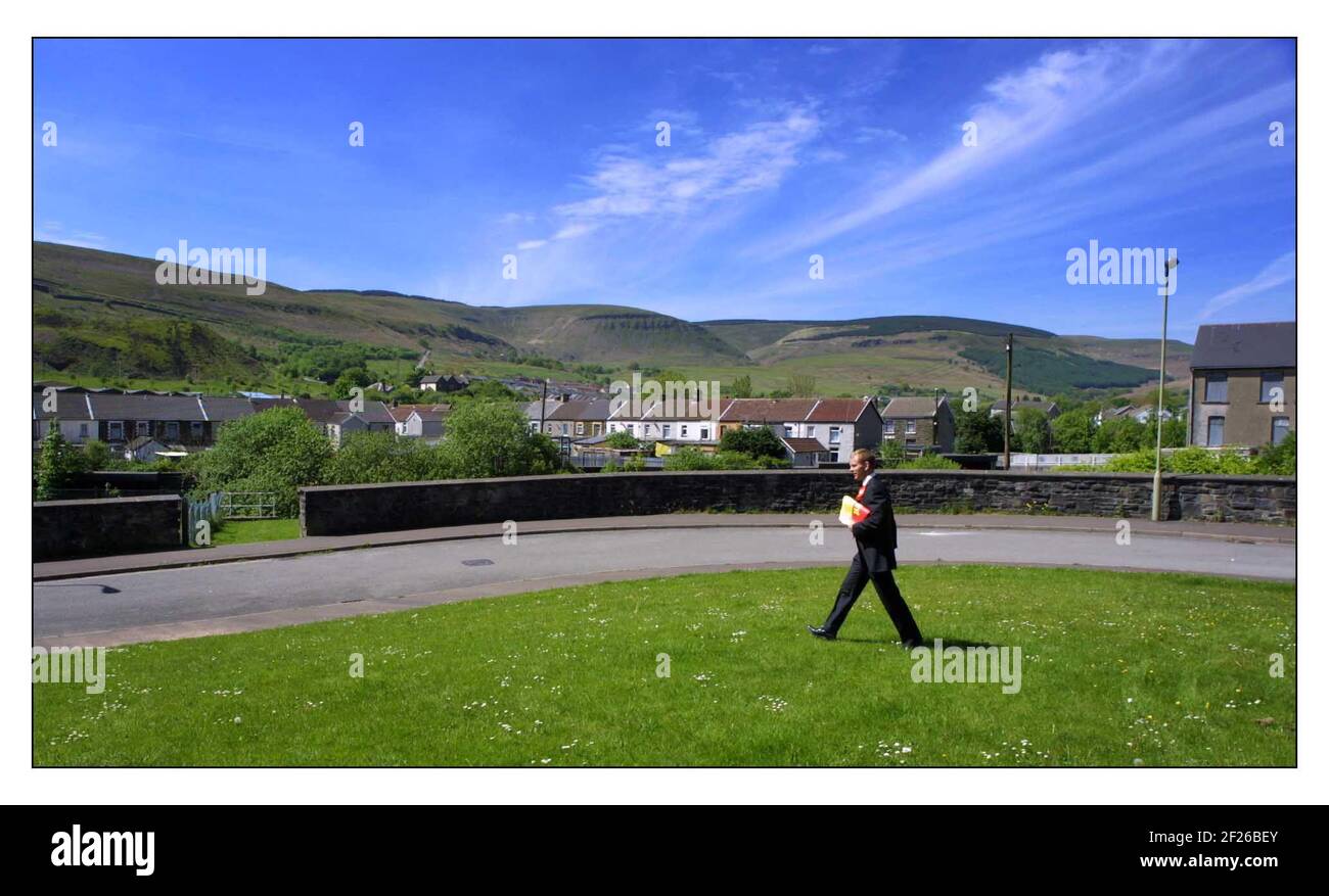 Chris Bryant labour party candidate in the Rhondda Valley 2001  out canvassing voters Stock Photo