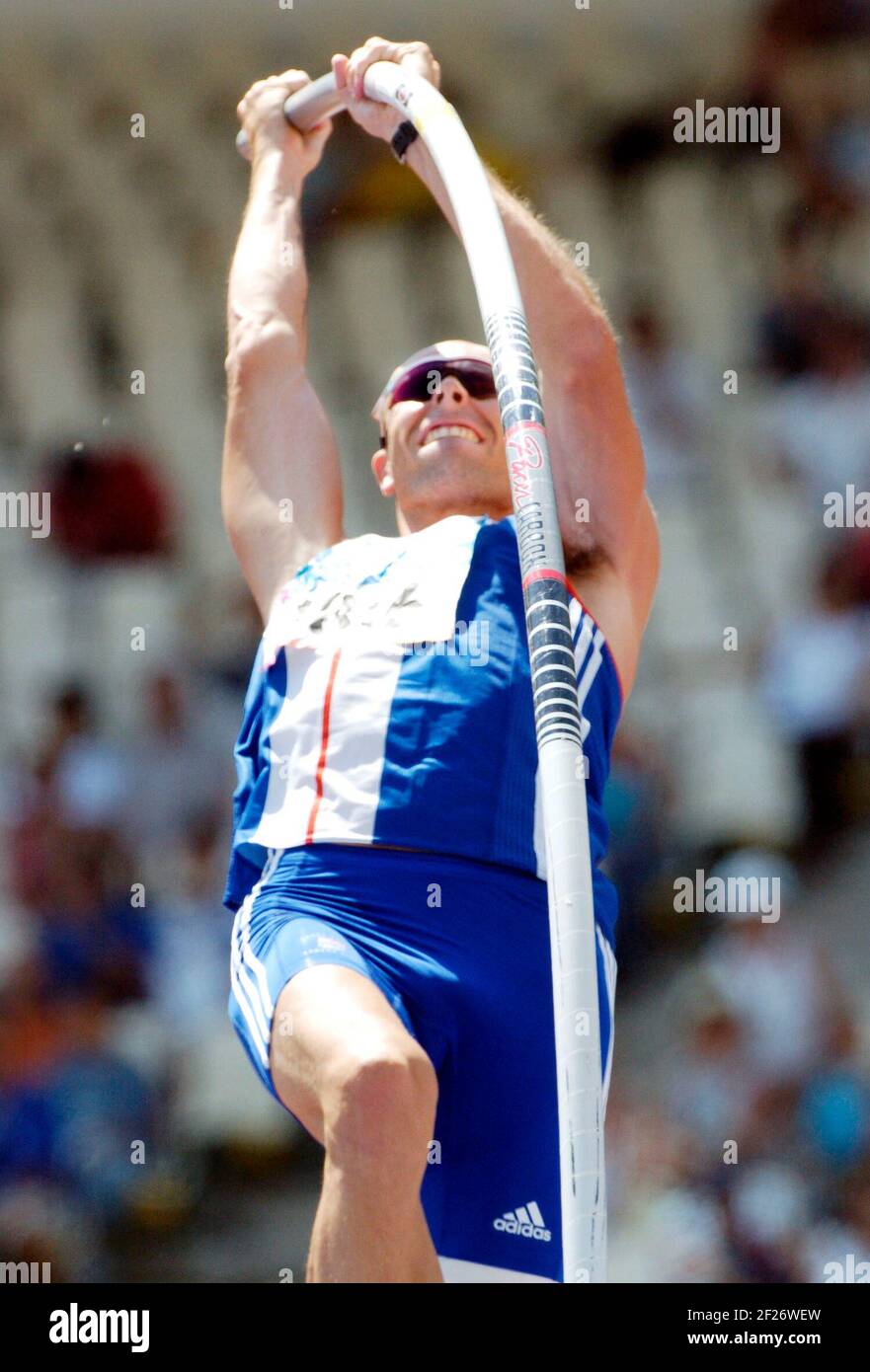 OLYMPIC GAMES IN ATHENS 2004. 24/8/2004 DECATHLON POLE VAULT DEAN MACEY