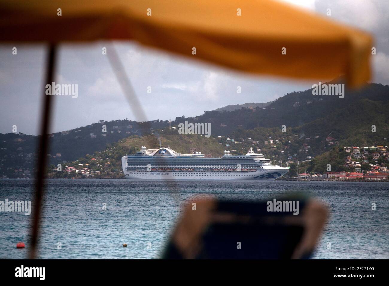 Caribbean princess ship hi-res stock photography and images - Alamy