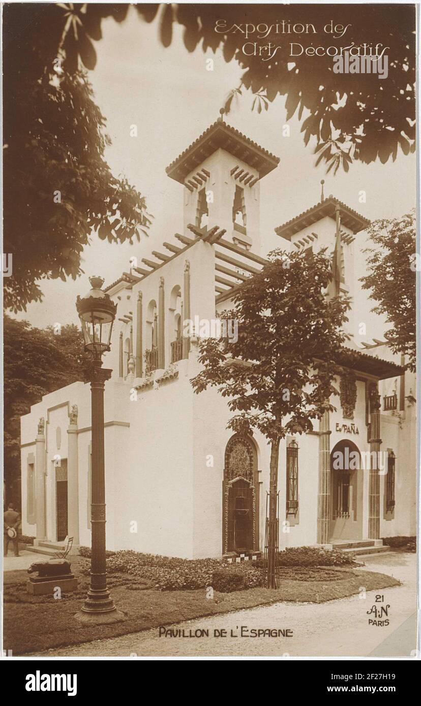 Exterior of the Spanish pavilion at the 1925 world exhibition in Paris