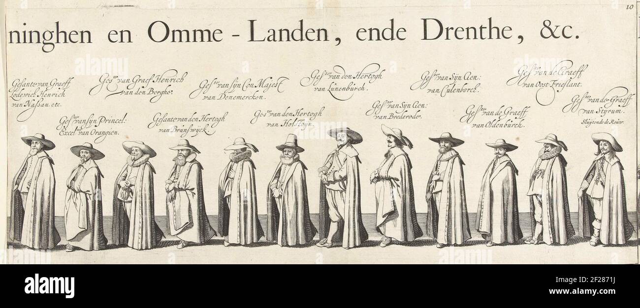 Part of the funeral procession of Ernst Casimir, Count of Nassau-Dietz in Leeuwarden (plate 10), 1633; Funeral of Ernst Casimir, Count of Nassau-Dietz in Leeuwarden, 1633; Treur-Stateghe uyt-vaert, or begraijdisse des Ondered Lichemems, van den On-Versaeghden, Ende Seer Strijdtbaenrijghs-heroes, Ernest Casimyr (...) Died in the Siestherhehe for Roermunde, by a Vyandtlijcke Koegel (... ) The five-and-twinthrests Maij, MDCXXXII. Buried within Leeuwarden in 't Choor of the Iacobiner Kercke, the third parties Ianuary, MDCXXXIII. Old style..part of the funeral procession with nobles. At The Top Of Stock Photo