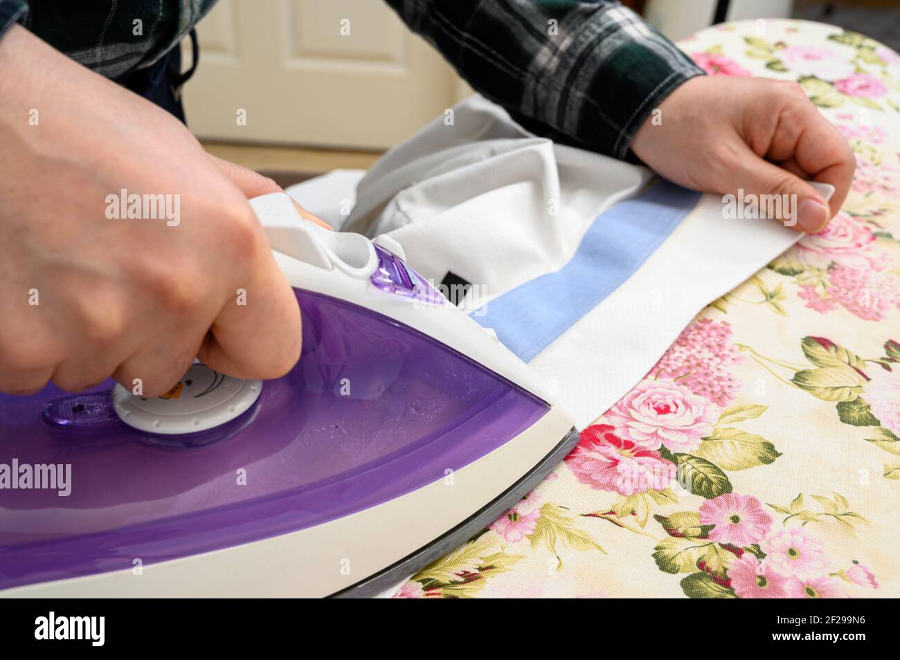 Ironing board electric iron hi-res stock photography and images - Alamy