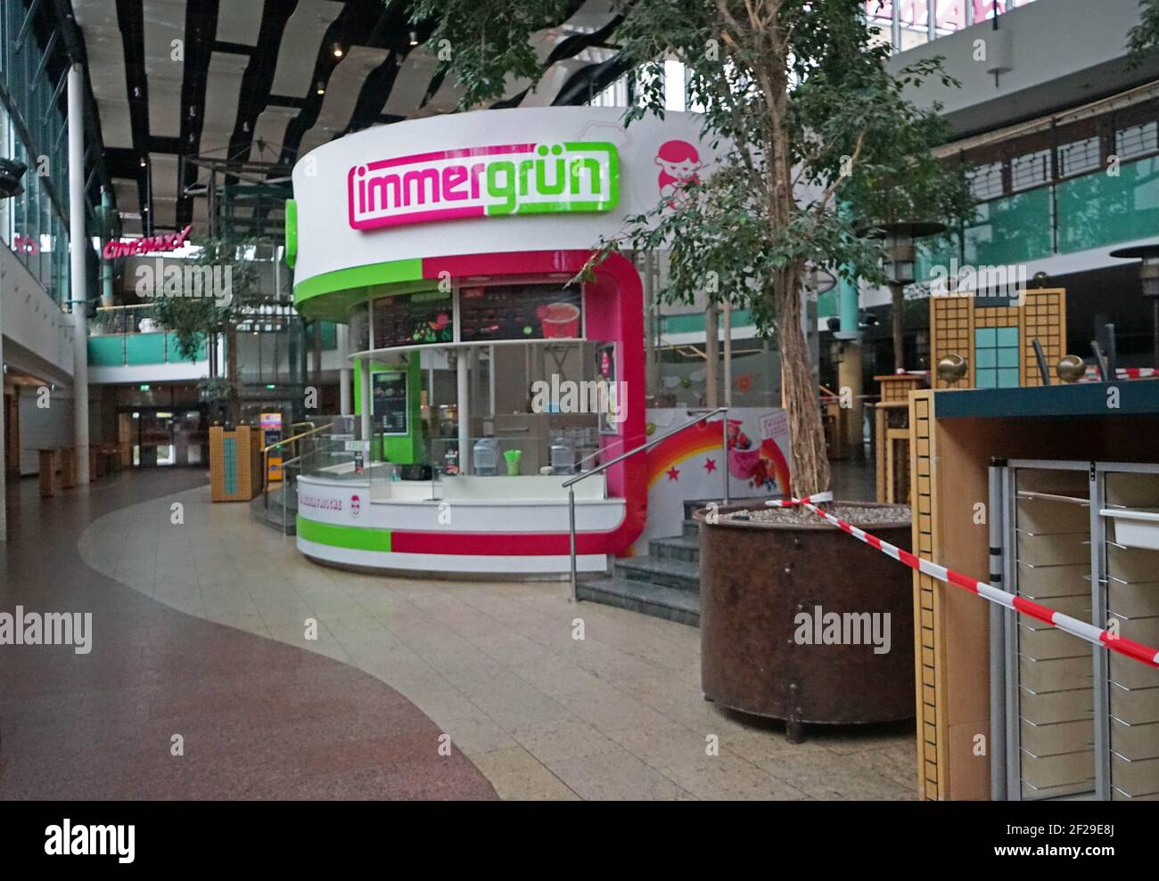 Family friendly Food Lounge in the Shopping Mall 'Rhein-Ruhr-Zentrum' Humboldtstr closed and empty on Saturday afternoon, April 18th, 2020 Stock Photo